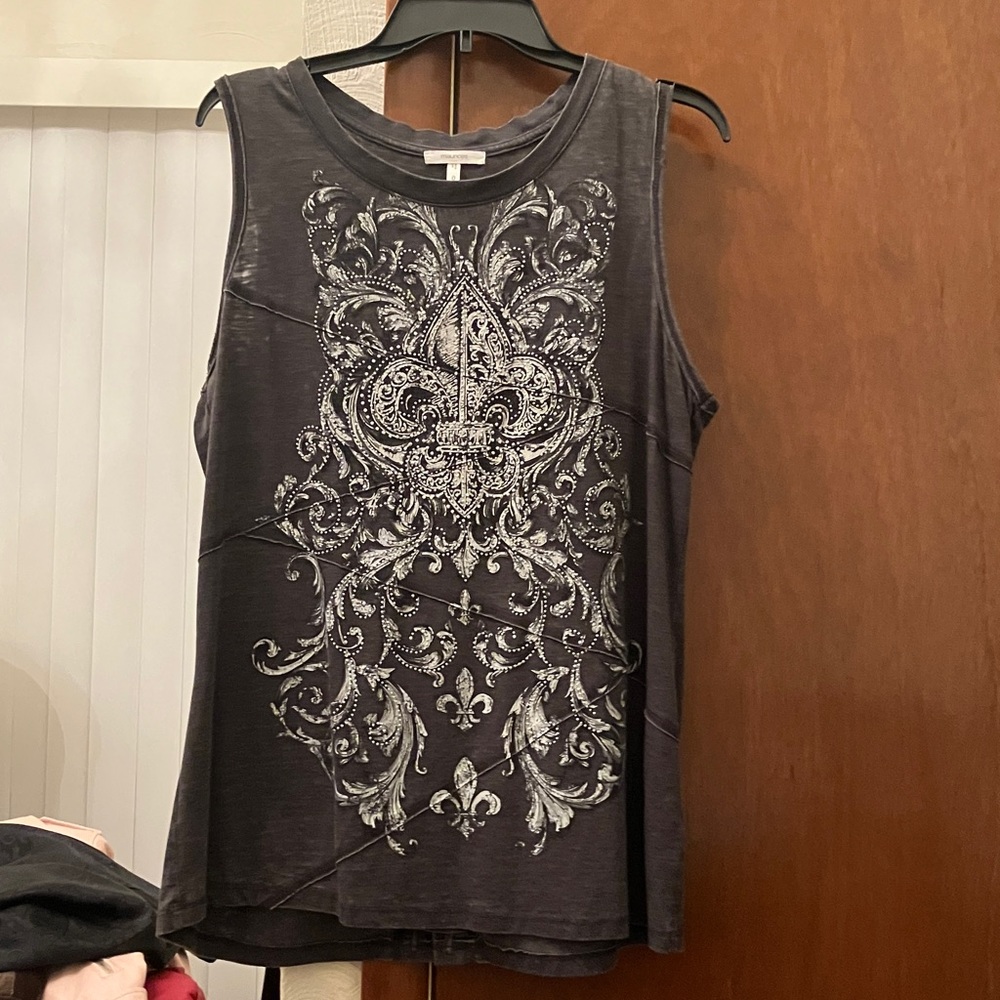 MAURICES vintage style fleur de lis t-shirt